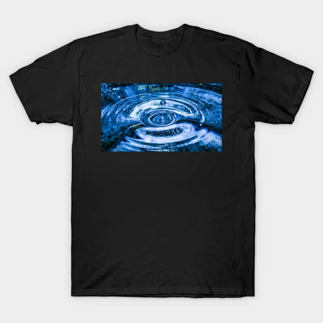 Blue Waterdrop Suspended in Midair T-Shirt by jecphotography